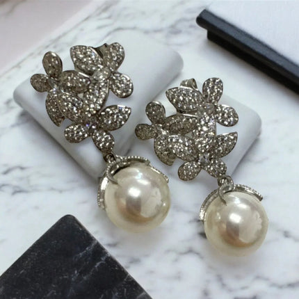Flowers Pearl Earrings Silver White