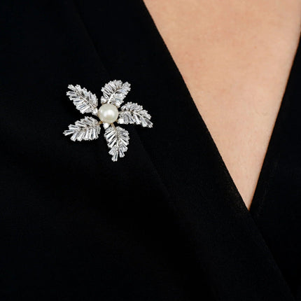 Fern Starflower Pearl Brooch Silver