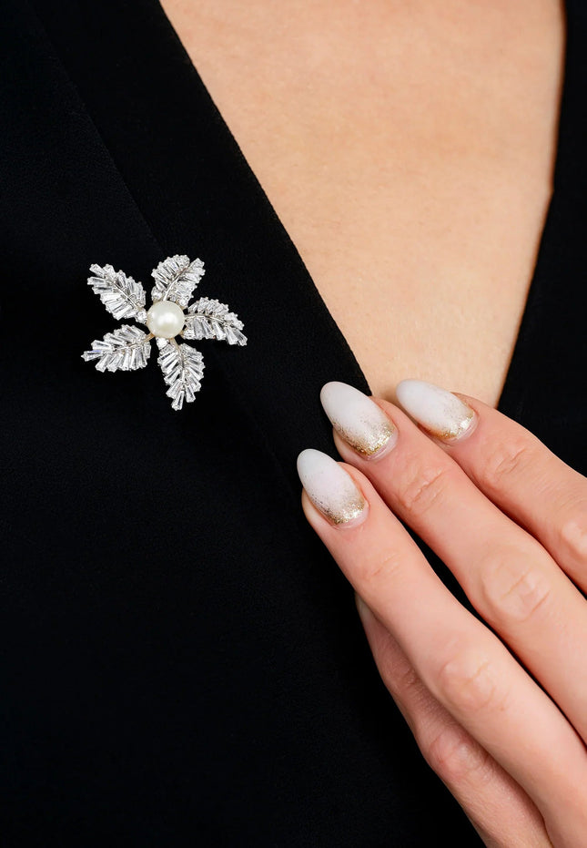 Fern Starflower Pearl Brooch Silver