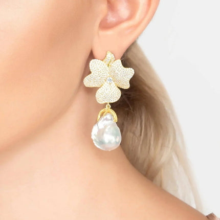 Baroque Pearl White Flower Earrings Yellow Gold