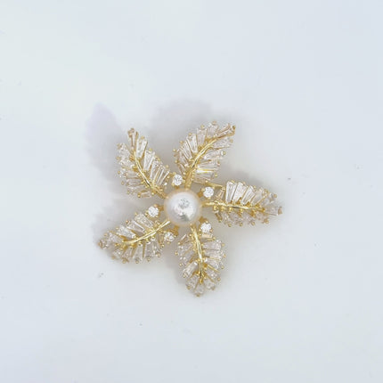 Fern Starflower Pearl Brooch Gold