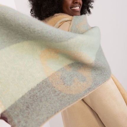  Shawl model 190561 AT 