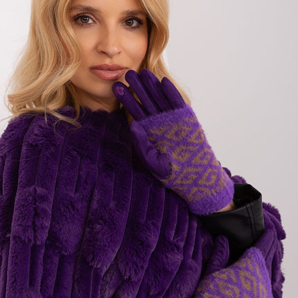  Gloves model 190817 AT 