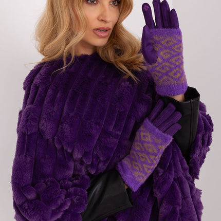  Gloves model 190817 AT 