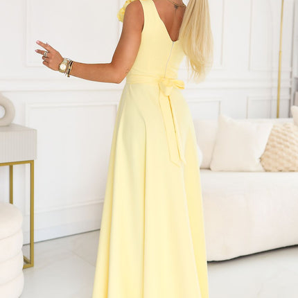 Long dress model 227708 Numoco 