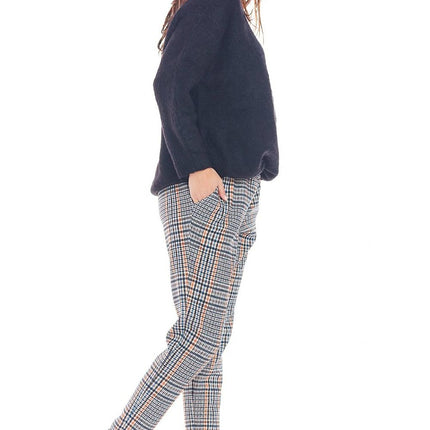  Women trousers model 148985 awama 