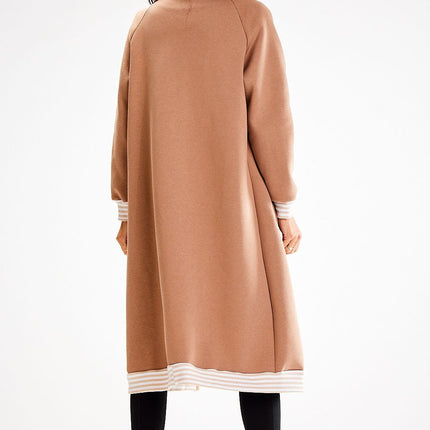  Sweatshirt model 187131 awama 