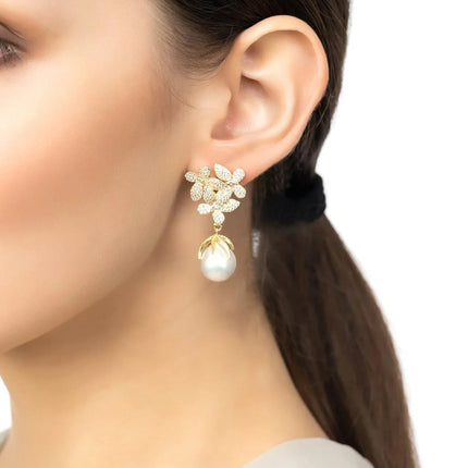 Flowers Pearl Earrings Gold White