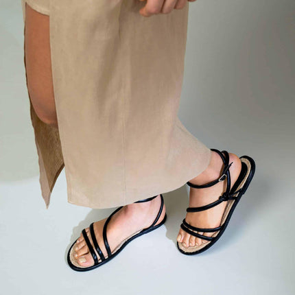 Angico Black Leather Strappy Flat