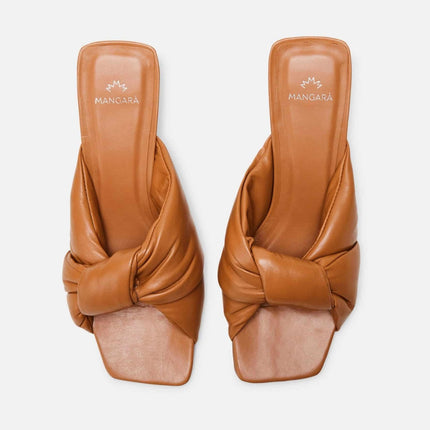 Carobá Caramel Leather Mules – 4cm Cylindrical Block Heel Slip-On