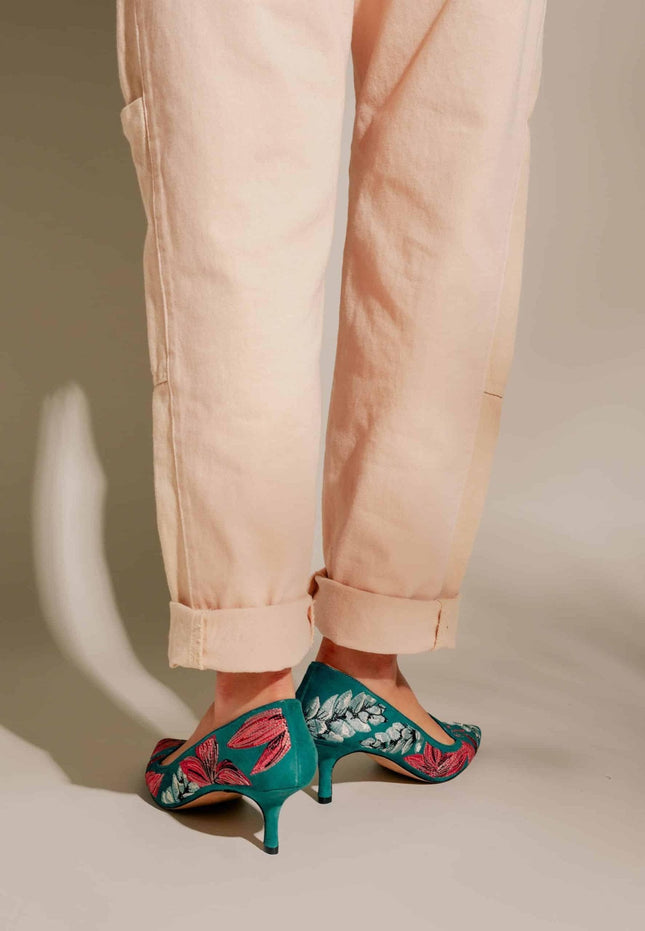 Ipê Suede Turquoise Leather Pumps – 6cm Embroidered Kitten Heel
