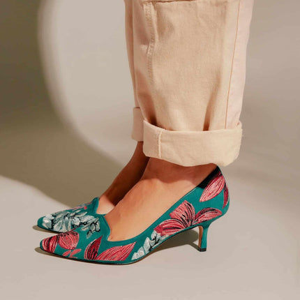 Ipê Suede Turquoise Leather Pumps – 6cm Embroidered Kitten Heel