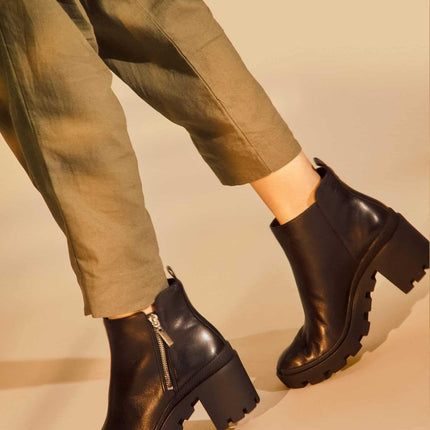 Sophora Goat Leather Ankle Boots – 9cm Round-Toe Block Heel