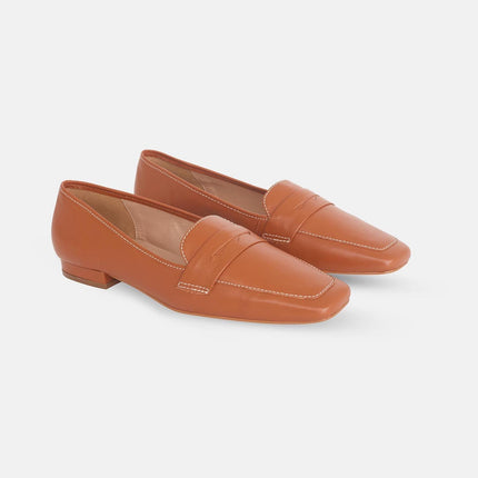 Cipó Beige Leather Square-Toe Loafers – Flat