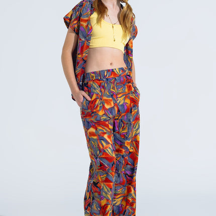 Straight Leg Pants With Floral Multicolor Print in Shades of Red