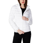 white / M