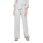 white / L/32