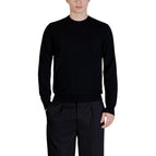black / M