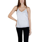 white / M