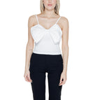 white / M