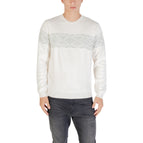 white / M