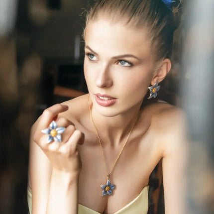 Pansy Flower Blue Necklace Gold